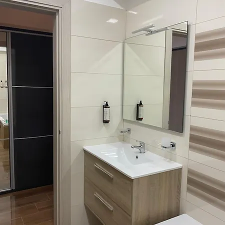 Sea Studio In White Tower Daire Mamaia