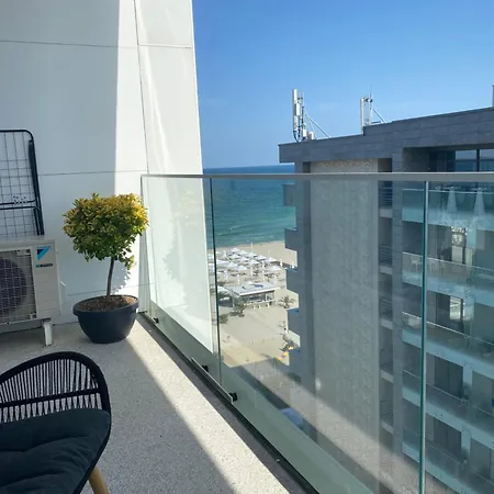Sea Studio In White Tower Mamaia